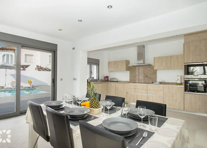 Mango By Abahana Villa