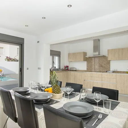 Mango By Abahana וילה